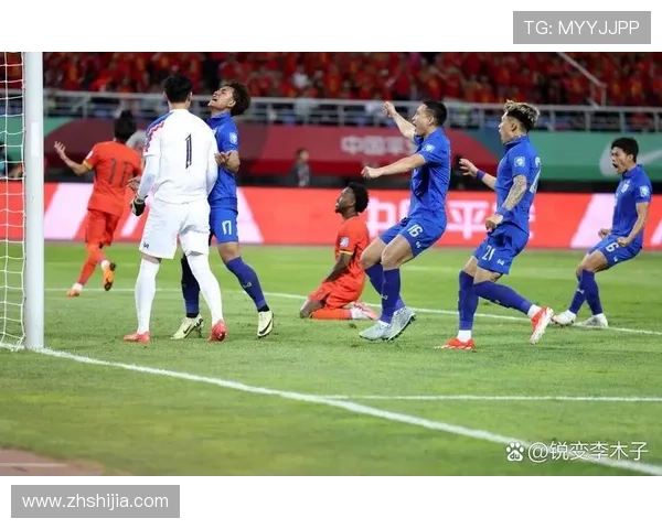 国足世预赛迎关键战新帅首秀引发球迷高度关注战术调整与阵容变化成比赛最大看点